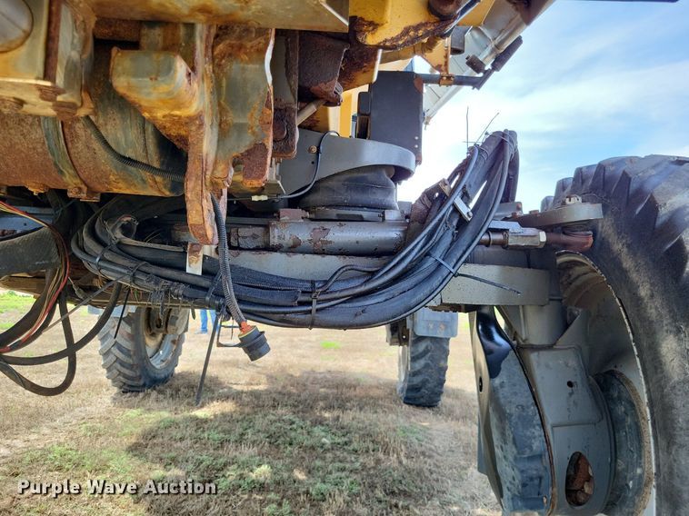 image for item LS9602 2015 Challenger RoGator RG1300B  applicator