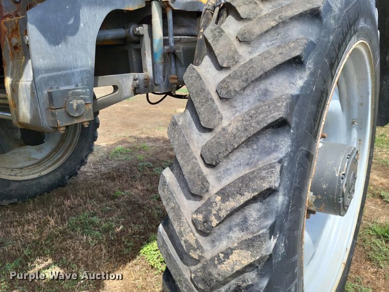 image for item LS9602 2015 Challenger RoGator RG1300B  applicator