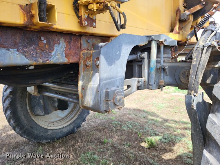 image for item LS9602 2015 Challenger RoGator RG1300B  applicator