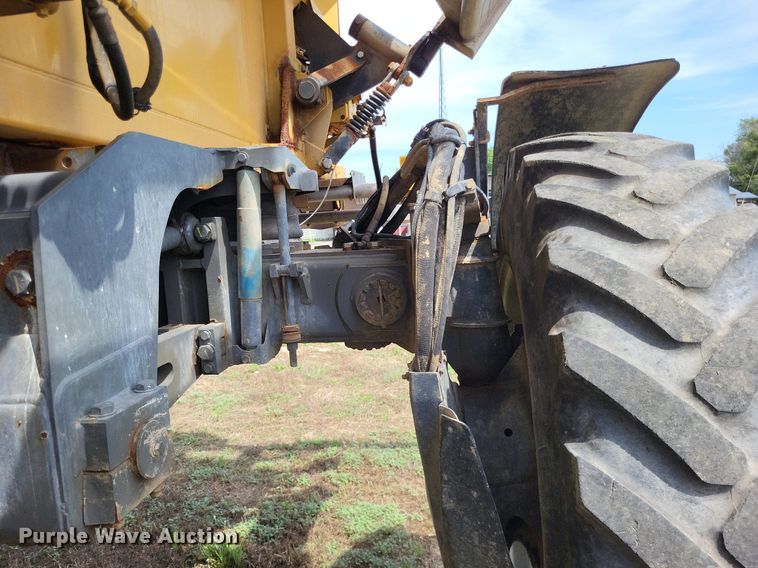 image for item LS9602 2015 Challenger RoGator RG1300B  applicator