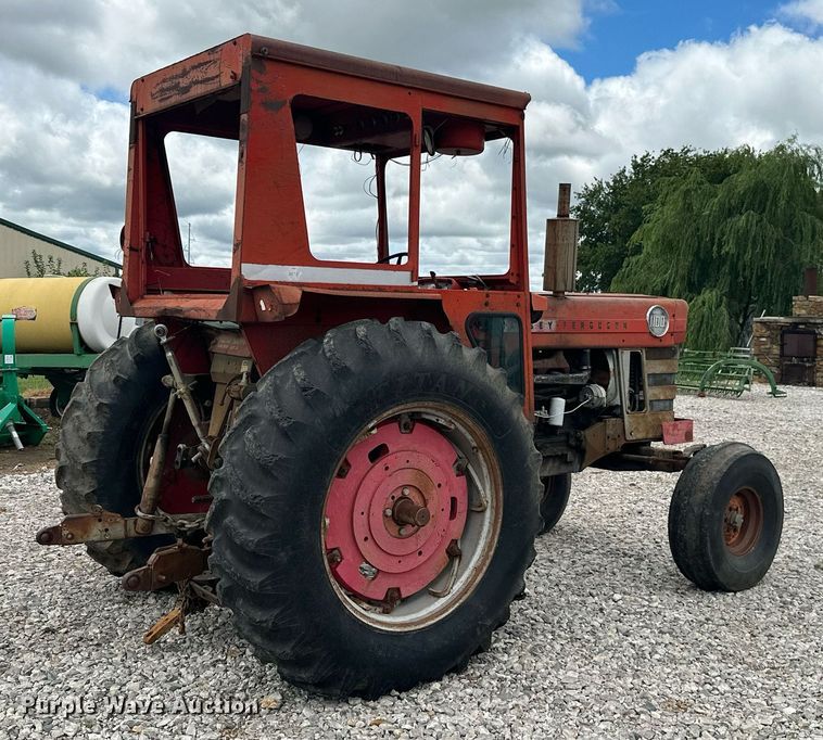 image for item MB9780 1970 Massey Ferguson 1100  tractor