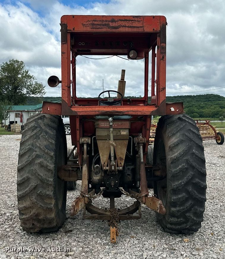 image for item MB9780 1970 Massey Ferguson 1100  tractor