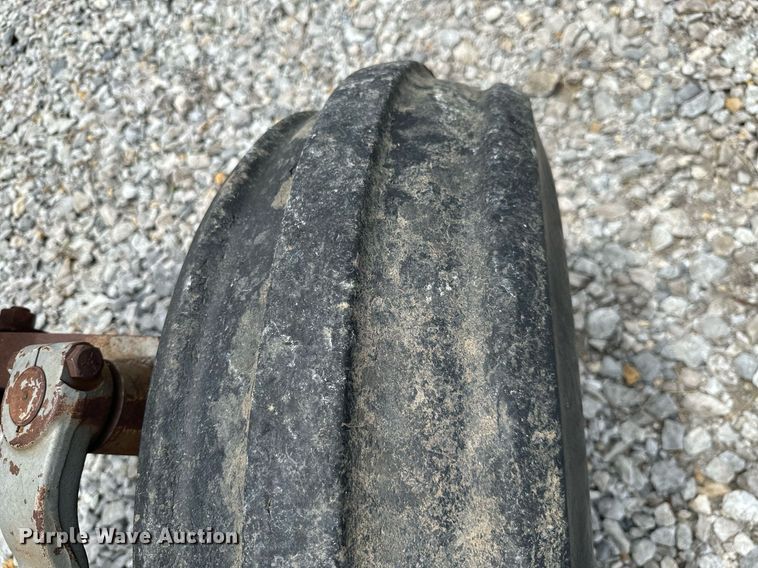 image for item MB9780 1970 Massey Ferguson 1100  tractor