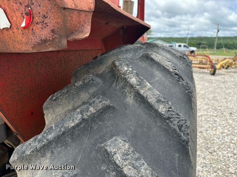 image for item MB9780 1970 Massey Ferguson 1100  tractor