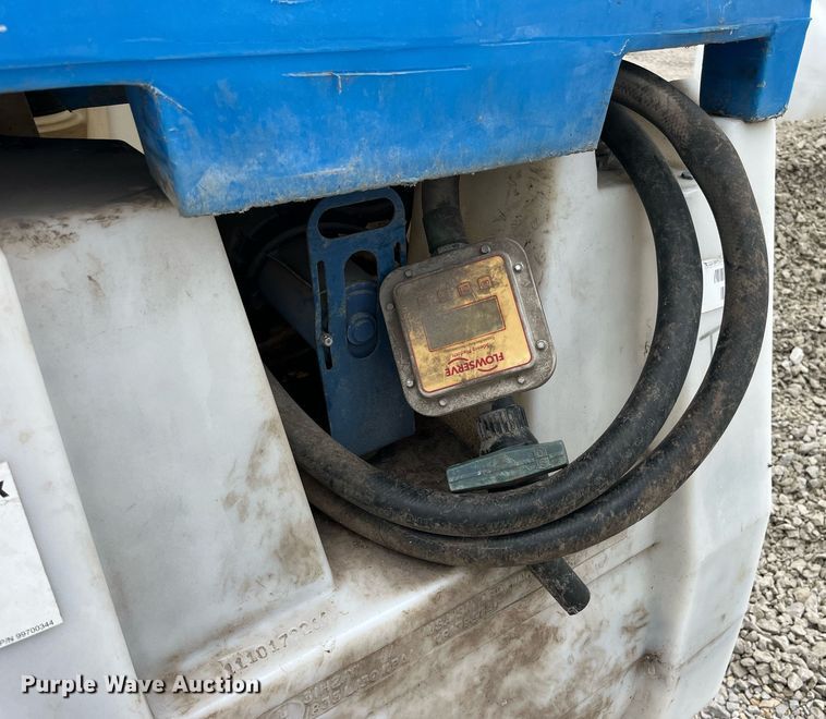 image for item MG9335 Approximately 33 tanks