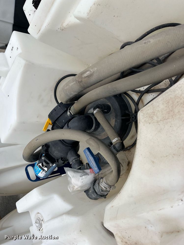 image for item MG9335 Approximately 33 tanks