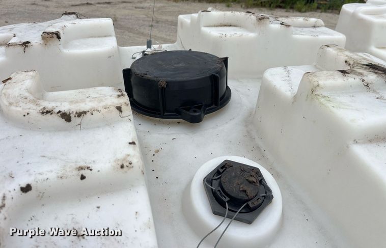 image for item MG9335 Approximately 33 tanks