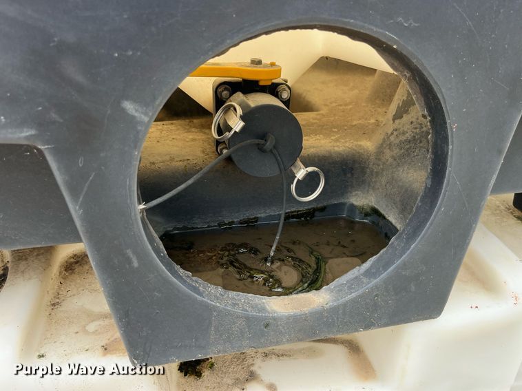 image for item MG9335 Approximately 33 tanks