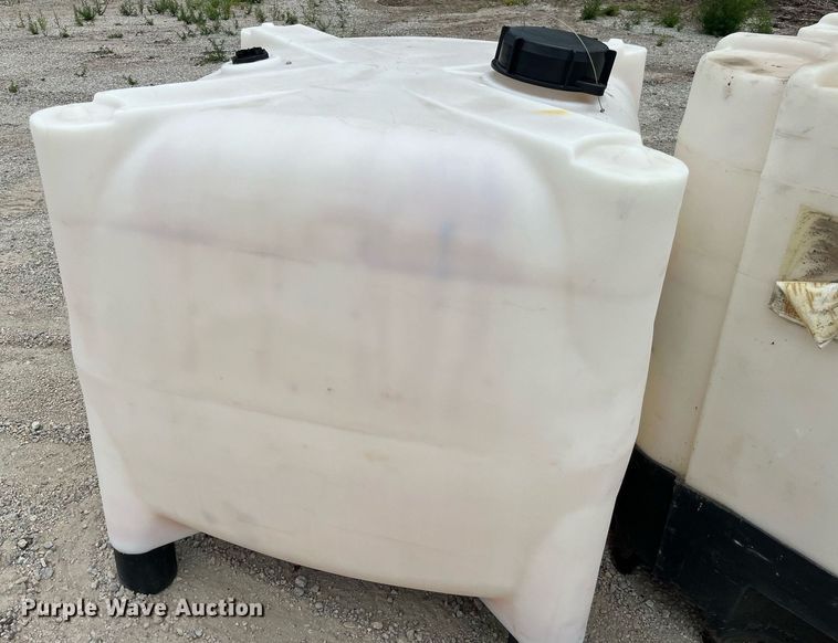 image for item MG9335 Approximately 33 tanks