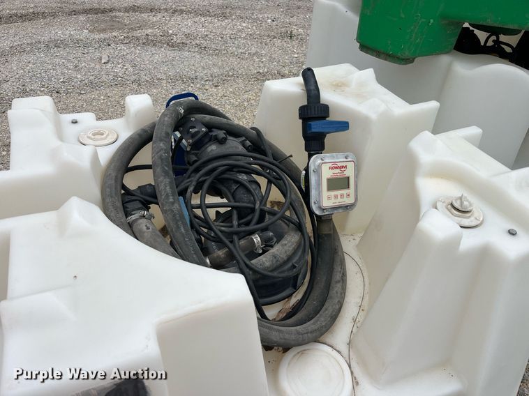 image for item MG9335 Approximately 33 tanks