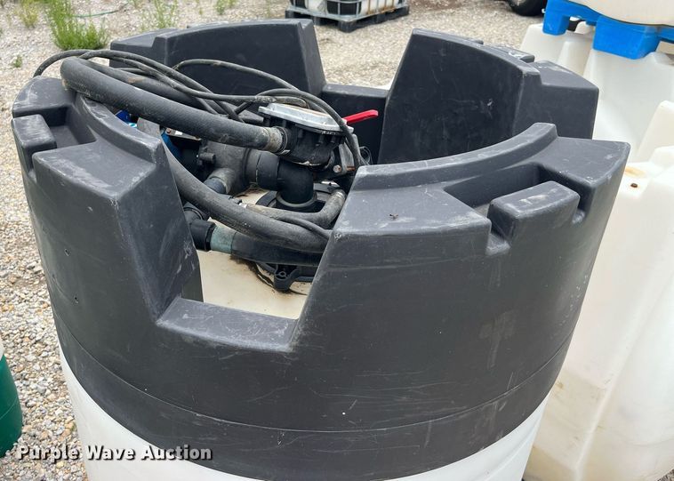 image for item MG9335 Approximately 33 tanks