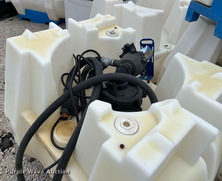 image for item MG9335 Approximately 33 tanks