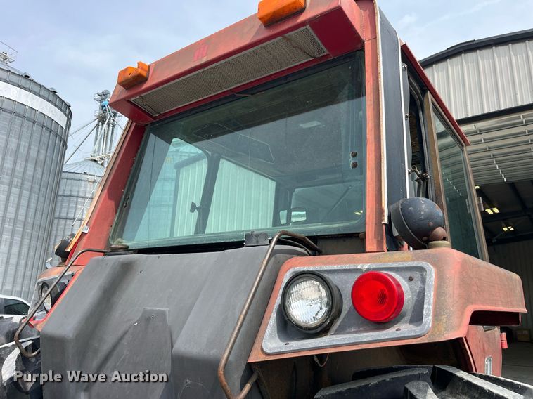 image for item MG9367 1981 International 5088  tractor