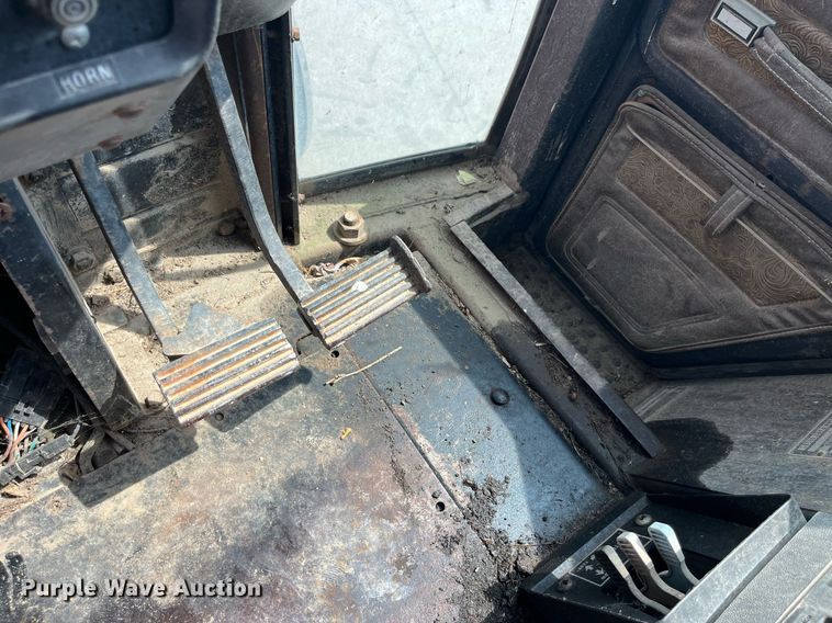 image for item MG9367 1981 International 5088  tractor