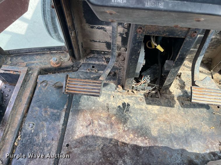 image for item MG9367 1981 International 5088  tractor