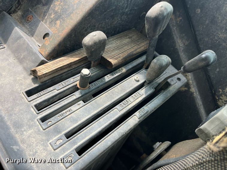 image for item MG9367 1981 International 5088  tractor