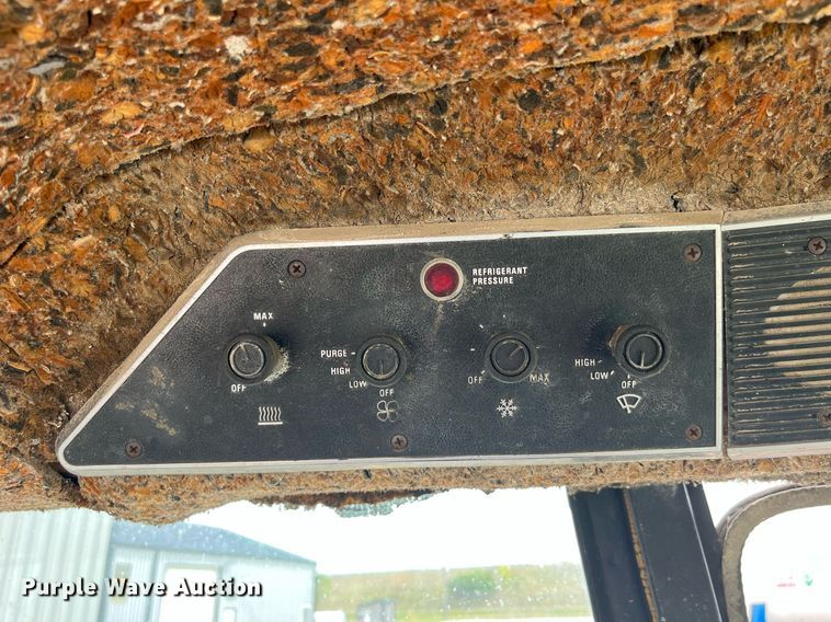 image for item MG9367 1981 International 5088  tractor