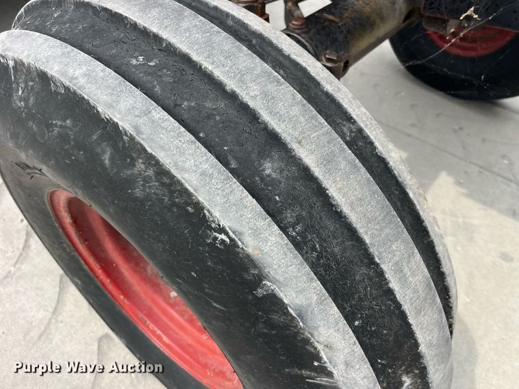 image for item MG9367 1981 International 5088  tractor