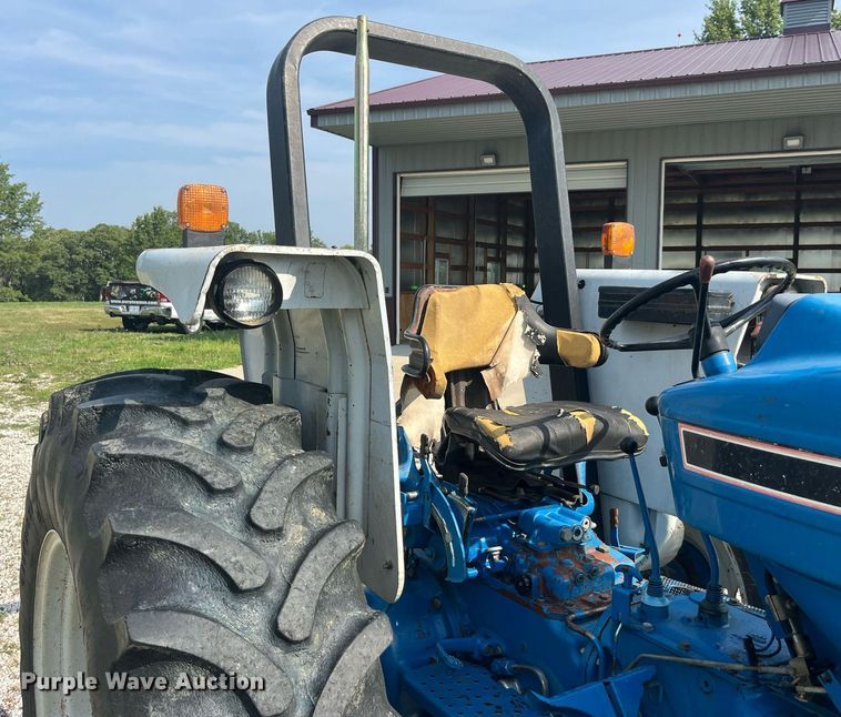 image for item MG9369 1991 Ford 5610 II Special  tractor