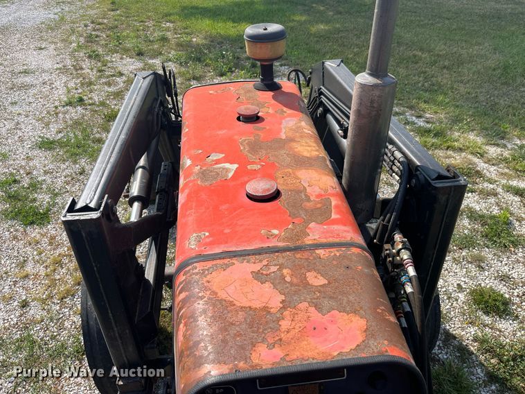 image for item MG9370 1996 Massey Ferguson 283  tractor