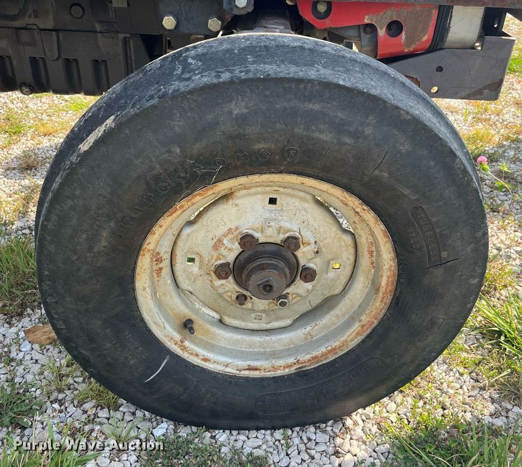 image for item MG9370 1996 Massey Ferguson 283  tractor