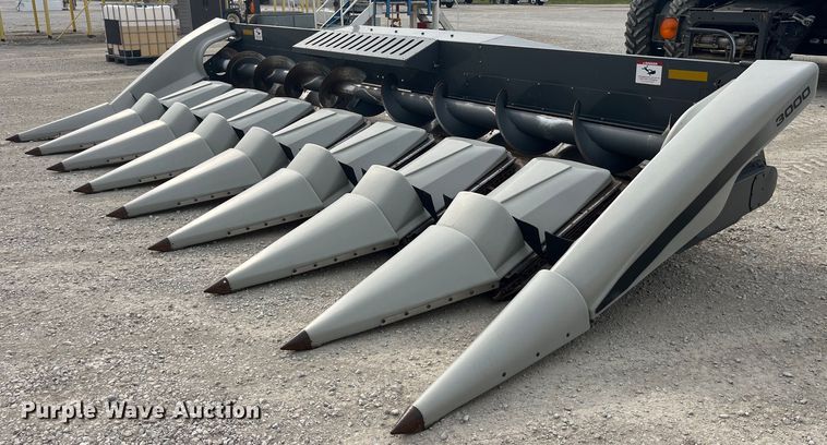 image for item MG9372 2012 AGCO 3000  corn head