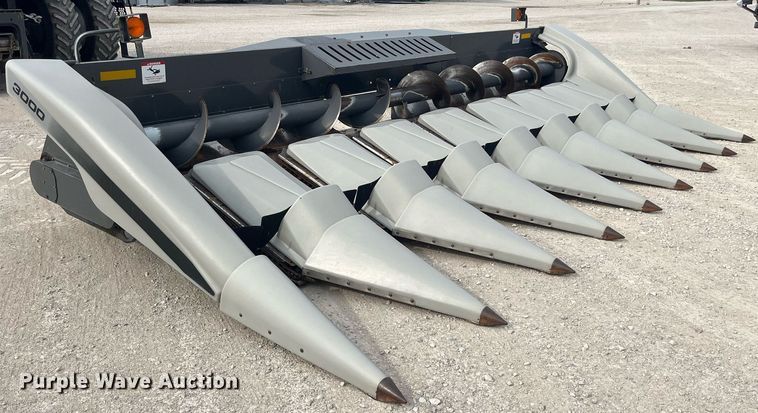 image for item MG9372 2012 AGCO 3000  corn head