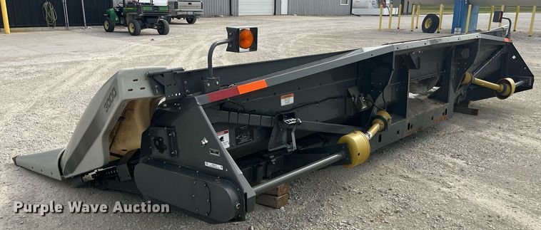 image for item MG9372 2012 AGCO 3000  corn head