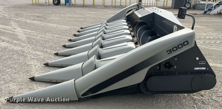 image for item MG9372 2012 AGCO 3000  corn head