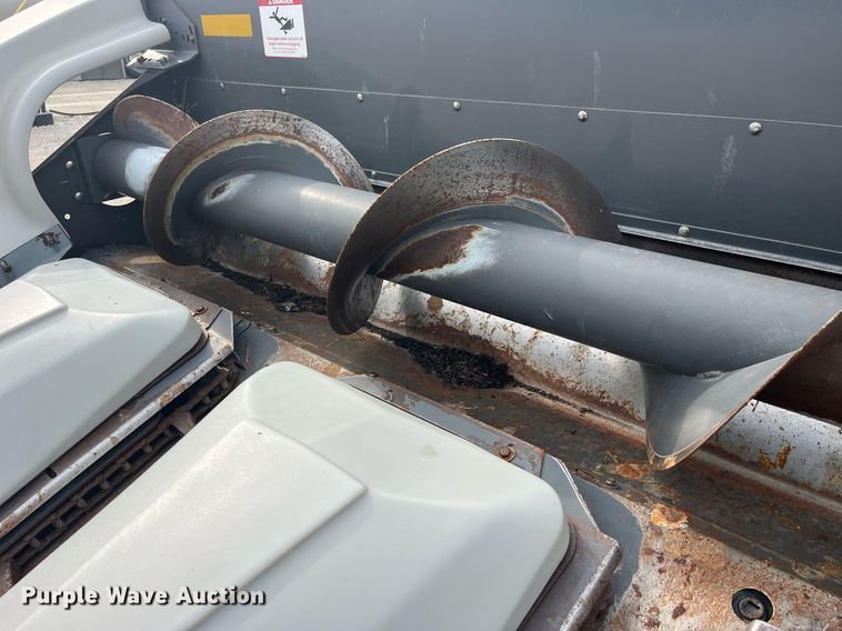 image for item MG9372 2012 AGCO 3000  corn head