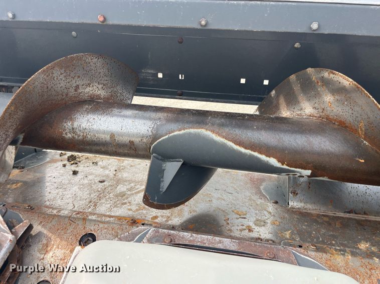 image for item MG9372 2012 AGCO 3000  corn head