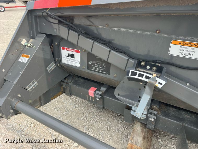 image for item MG9372 2012 AGCO 3000  corn head