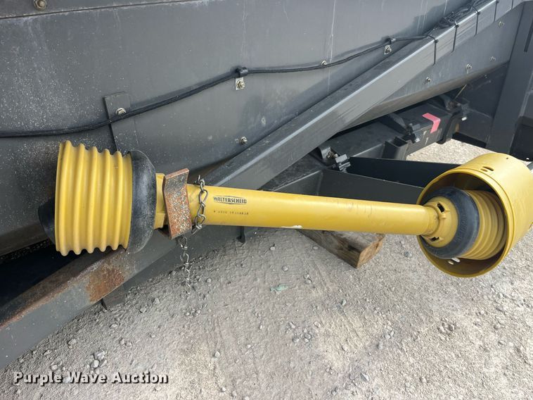 image for item MG9372 2012 AGCO 3000  corn head