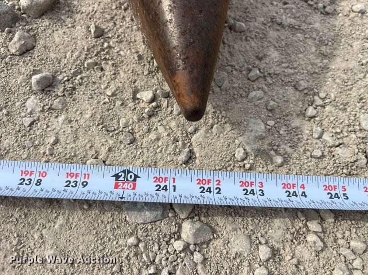 image for item MG9372 2012 AGCO 3000  corn head