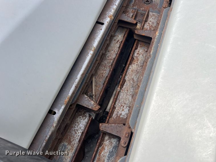 image for item MG9372 2012 AGCO 3000  corn head