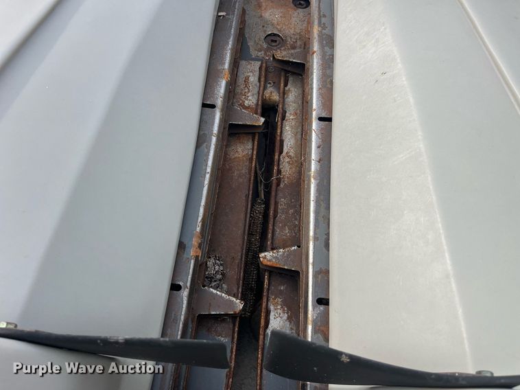 image for item MG9372 2012 AGCO 3000  corn head