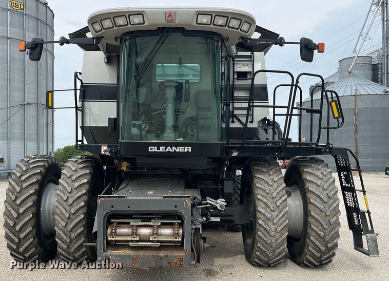 image for item MG9373 2008 Gleaner R65  combine