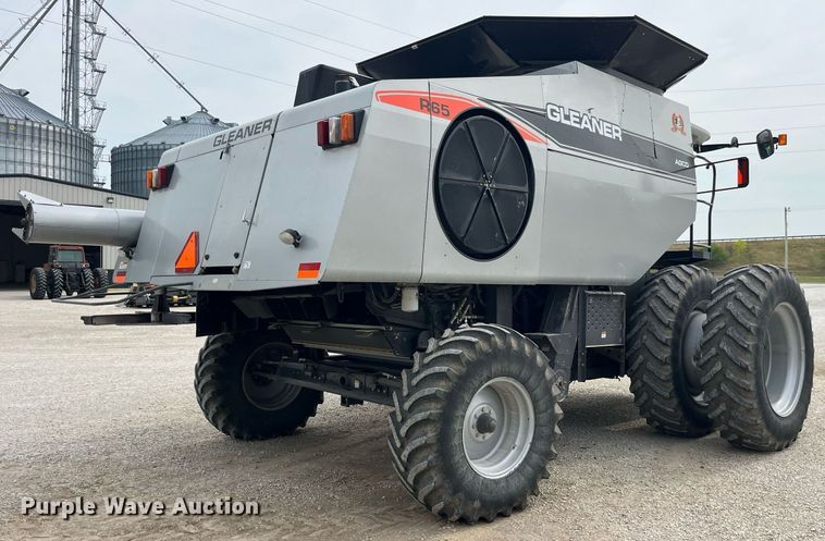 image for item MG9373 2008 Gleaner R65  combine