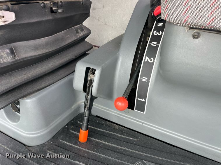 image for item MG9373 2008 Gleaner R65  combine