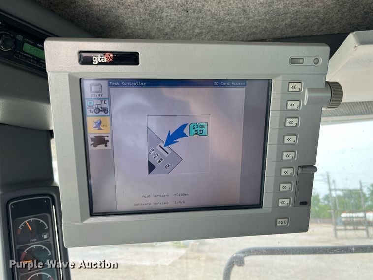 image for item MG9373 2008 Gleaner R65  combine