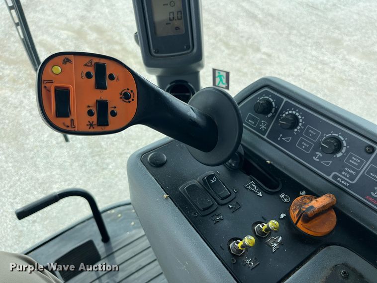 image for item MG9373 2008 Gleaner R65  combine