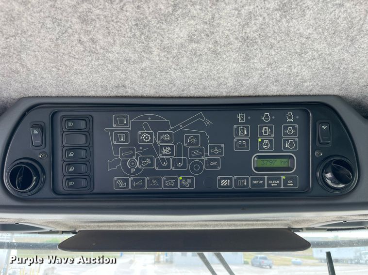 image for item MG9373 2008 Gleaner R65  combine