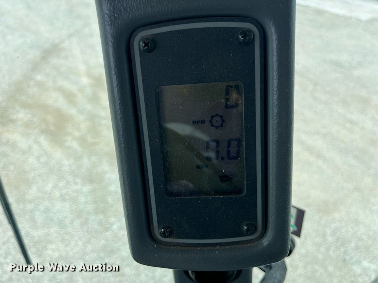 image for item MG9373 2008 Gleaner R65  combine