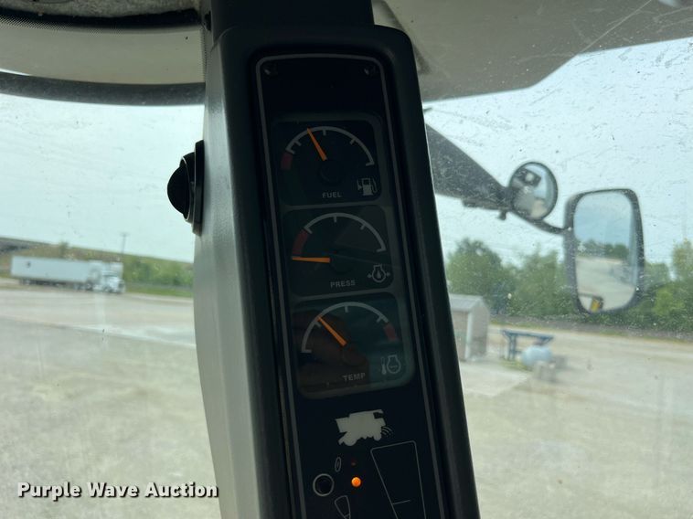 image for item MG9373 2008 Gleaner R65  combine