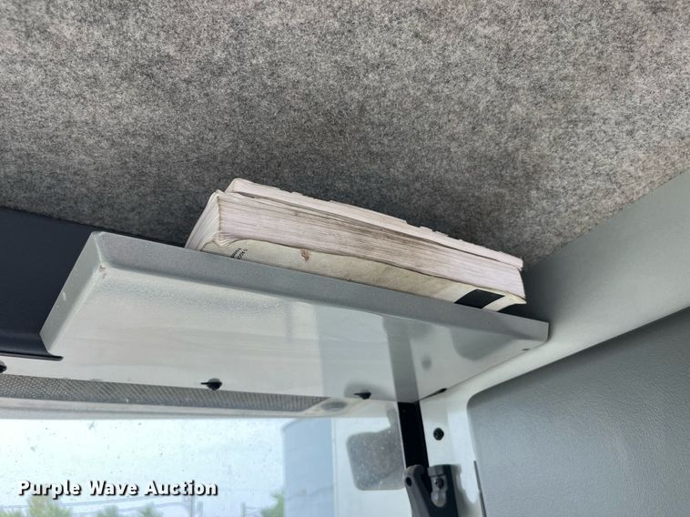 image for item MG9373 2008 Gleaner R65  combine