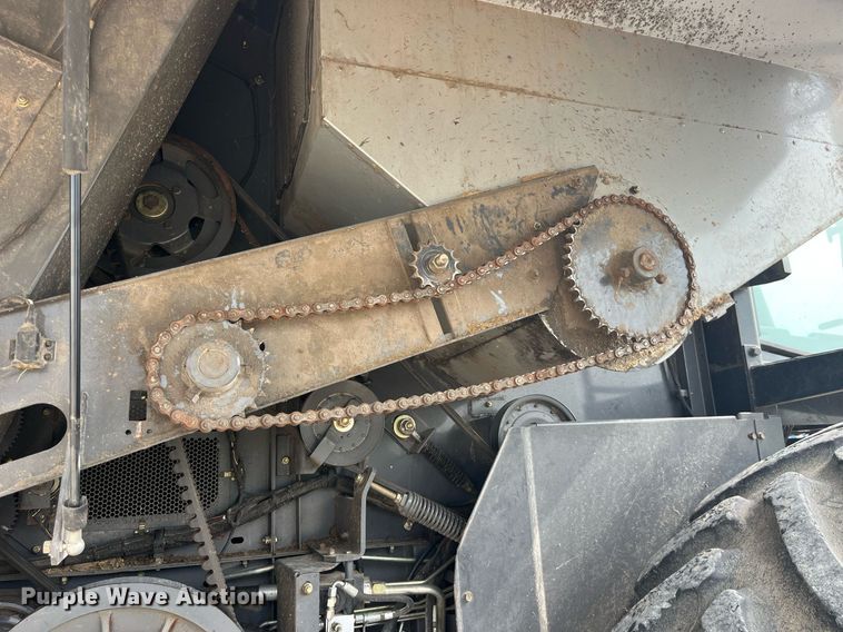 image for item MG9373 2008 Gleaner R65  combine