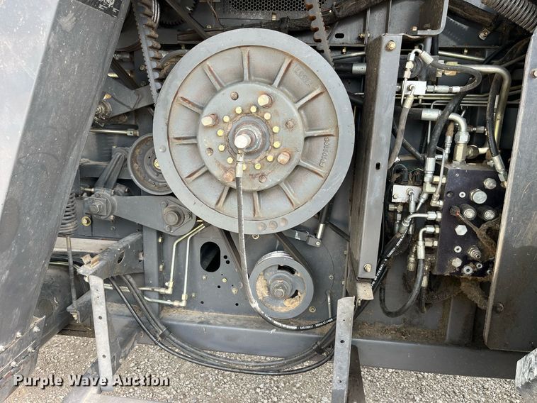 image for item MG9373 2008 Gleaner R65  combine