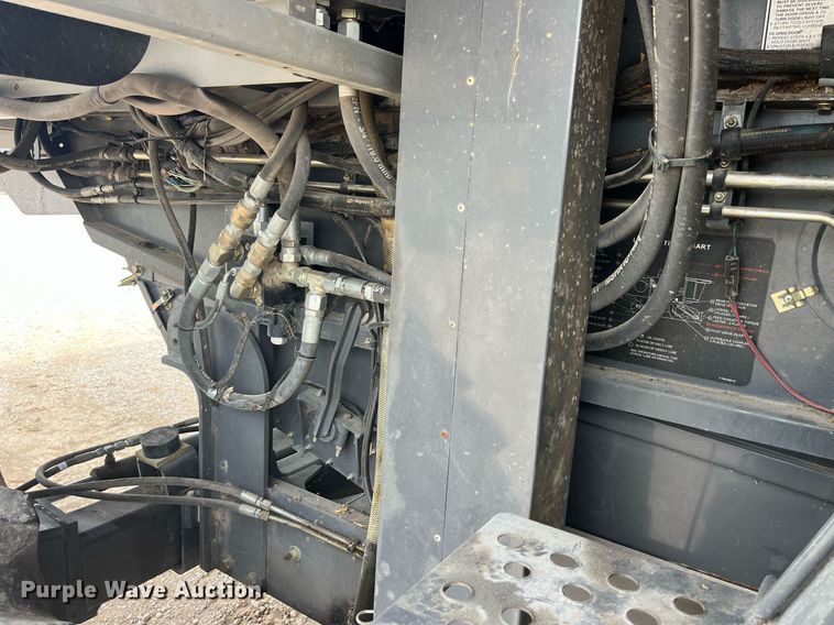 image for item MG9373 2008 Gleaner R65  combine