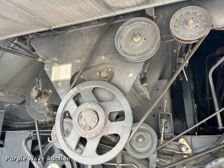 image for item MG9373 2008 Gleaner R65  combine