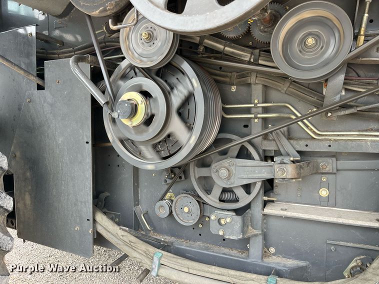 image for item MG9373 2008 Gleaner R65  combine